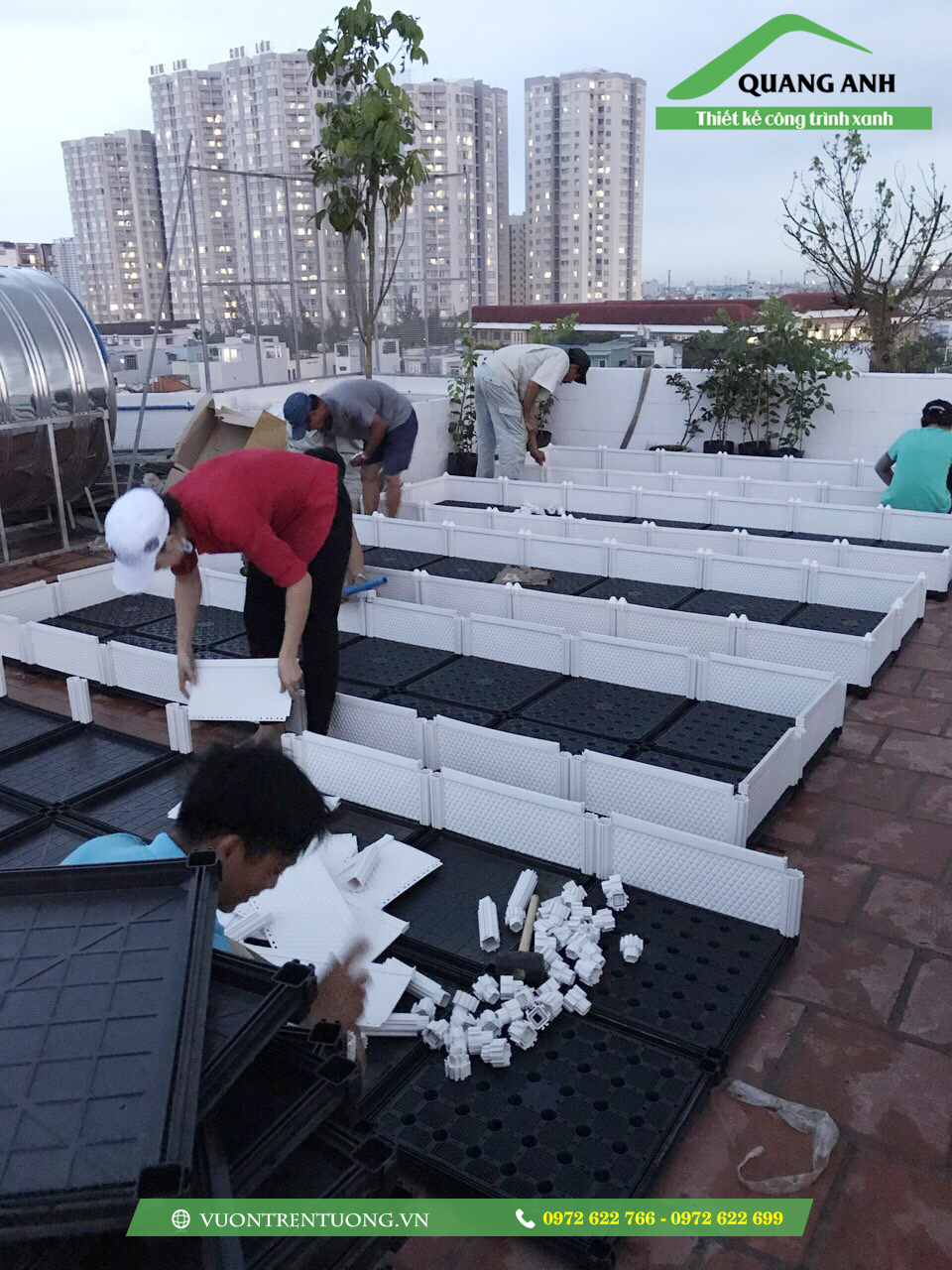 Cận cảnh thi công công trình vườn trên sân thượng
